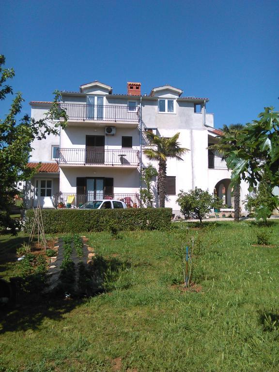 Apartments Zova Medulin Exterior foto